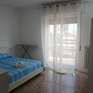 https://luce-appartaments.italymilanhotels.net