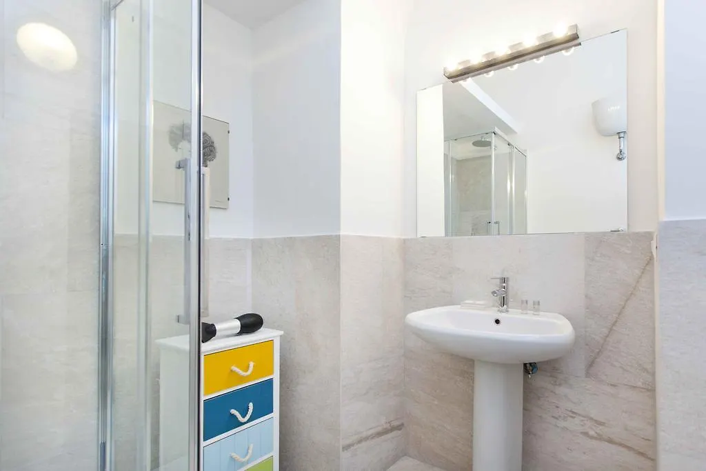 Colosseo Accomodation Apartment Rome 0*,  Italy